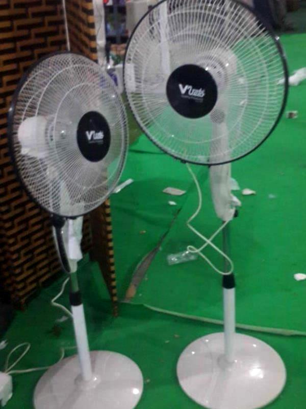 پنکه ایستاده