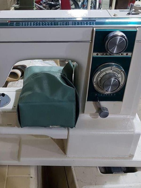 چرخ خیاطی ژانومه ۸۱۳